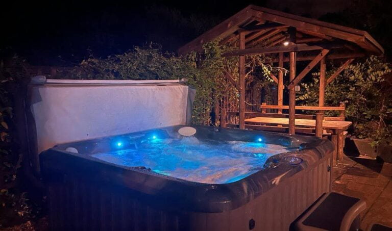 enjoy the six person hot tub at loxleys lodge